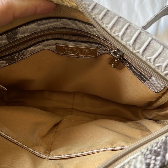 ADA ( Australian) leather crossbody bag - Picture 7 of 16